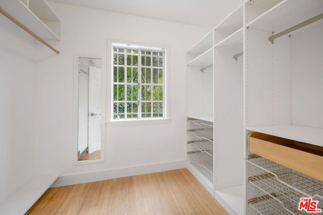542 N Sierra Bonita Avenue, Los Angeles, CA 90036