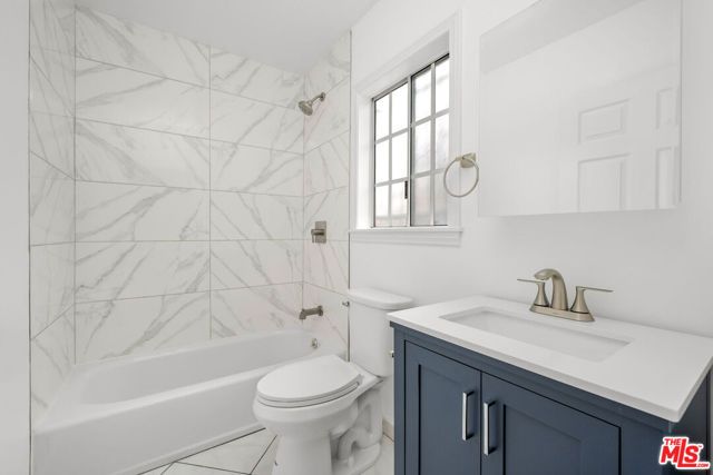 542 N Sierra Bonita Avenue, Los Angeles, CA 90036
