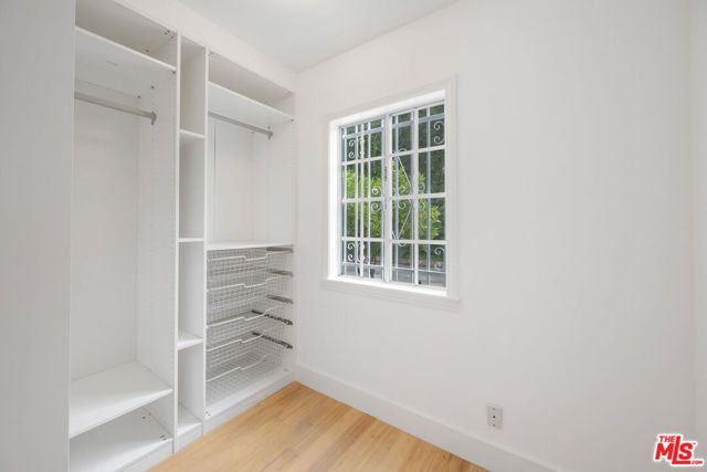 542 N Sierra Bonita Avenue, Los Angeles, CA 90036