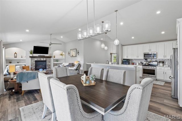 2727 Red Maple Drive, Barnhart, MO 63012