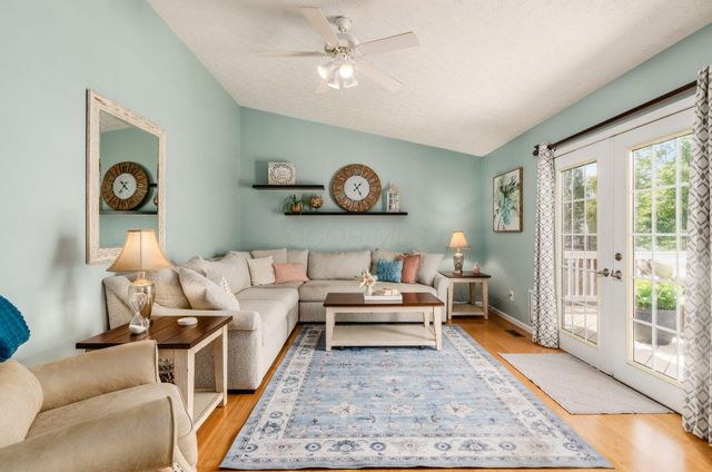 159 Yehlshire Drive, Galloway, OH 43119