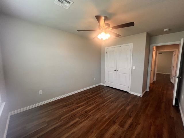 111 Midway Meadows Street, Pottsboro, TX 75076