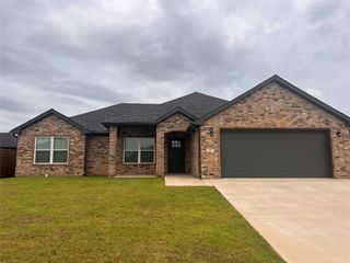 111 Midway Meadows Street, Pottsboro, TX 75076