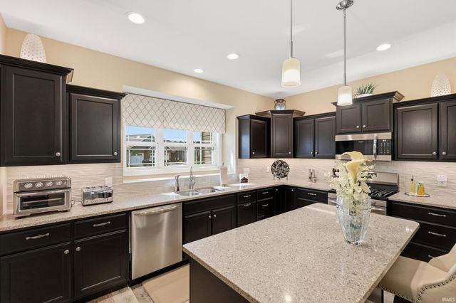 2880 Farrah Crossing, Fort Wayne, IN 46818