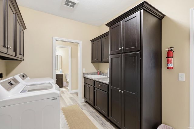 2880 Farrah Crossing, Fort Wayne, IN 46818