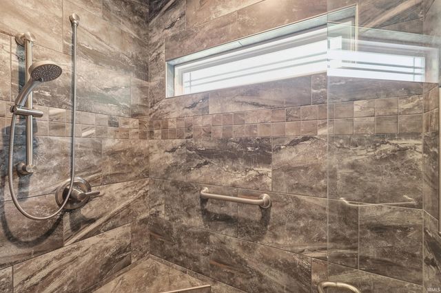2880 Farrah Crossing, Fort Wayne, IN 46818