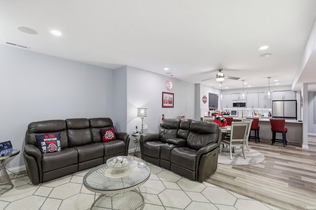 2880 Farrah Crossing, Fort Wayne, IN 46818