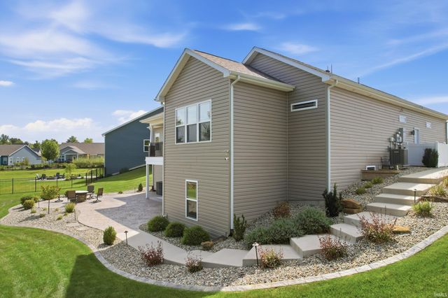 2880 Farrah Crossing, Fort Wayne, IN 46818