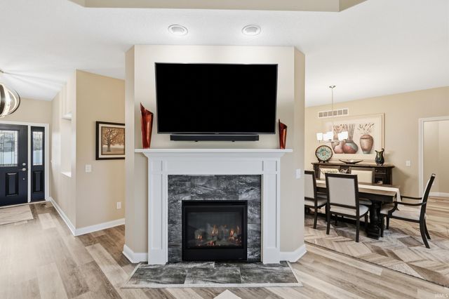 2880 Farrah Crossing, Fort Wayne, IN 46818
