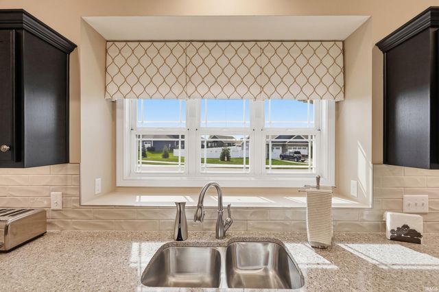 2880 Farrah Crossing, Fort Wayne, IN 46818
