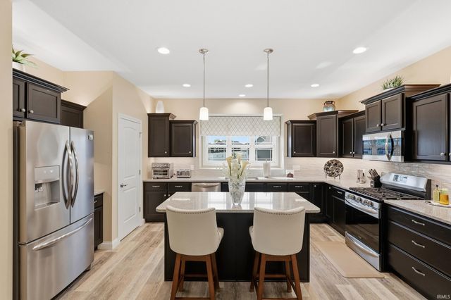 2880 Farrah Crossing, Fort Wayne, IN 46818
