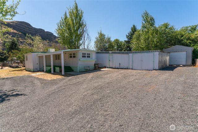 57970 Yakima Street NE, Grand Coulee, WA 99133