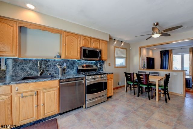 3 Carter Pl, Sayreville Boro, NJ 08859