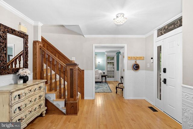 26 LIPSCOMB CT, Sterling, VA 20165