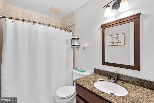 26 LIPSCOMB CT, Sterling, VA 20165