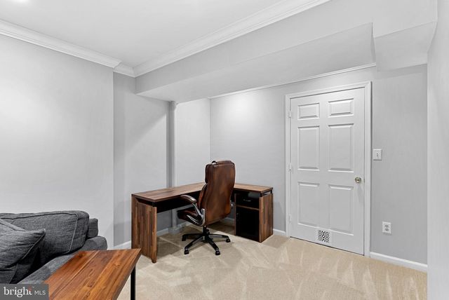 26 LIPSCOMB CT, Sterling, VA 20165