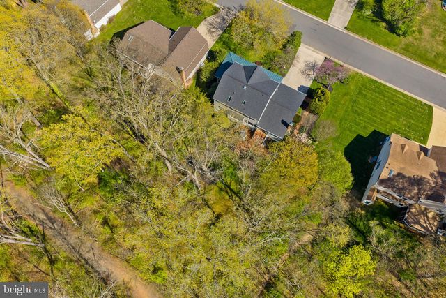 26 LIPSCOMB CT, Sterling, VA 20165