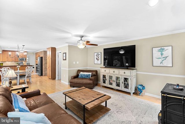 26 LIPSCOMB CT, Sterling, VA 20165