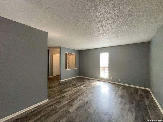 8731 Tradewind Dr, Windcrest, TX 78239