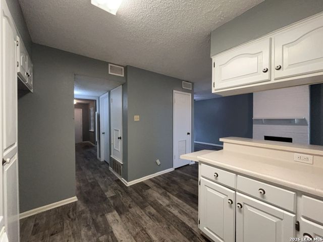 8731 Tradewind Dr, Windcrest, TX 78239