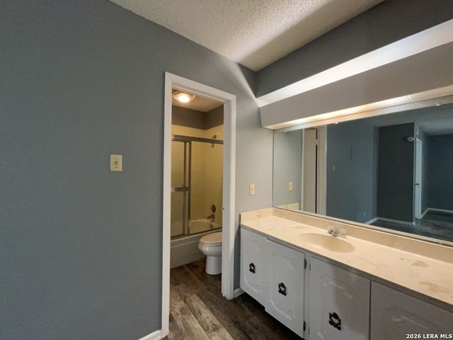 8731 Tradewind Dr, Windcrest, TX 78239