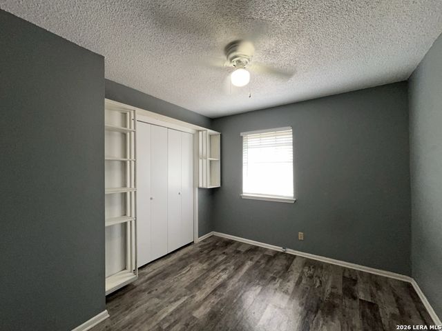 8731 Tradewind Dr, Windcrest, TX 78239