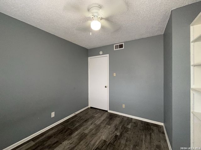 8731 Tradewind Dr, Windcrest, TX 78239