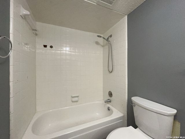 8731 Tradewind Dr, Windcrest, TX 78239