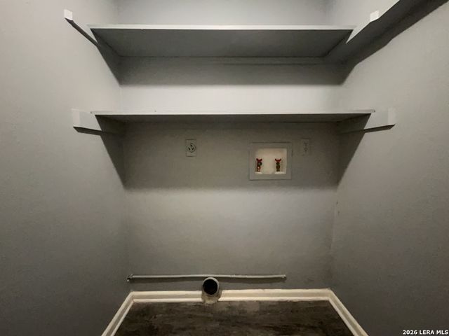 8731 Tradewind Dr, Windcrest, TX 78239