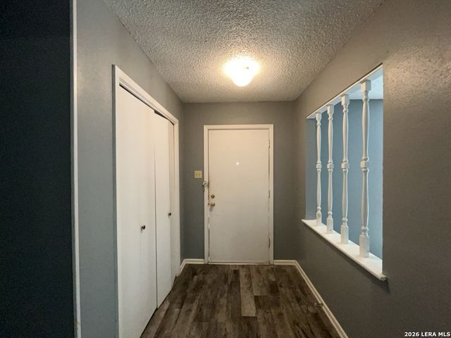 8731 Tradewind Dr, Windcrest, TX 78239