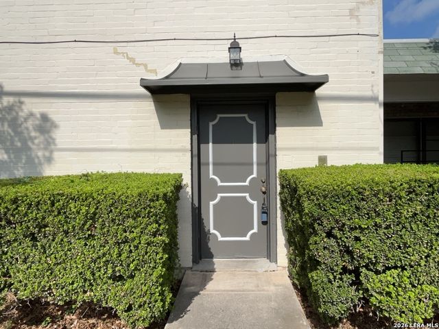 8731 Tradewind Dr, Windcrest, TX 78239