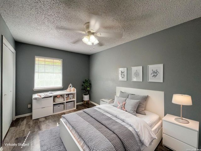 8731 Tradewind Dr, Windcrest, TX 78239