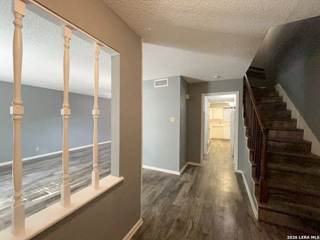 8731 Tradewind Dr, Windcrest, TX 78239