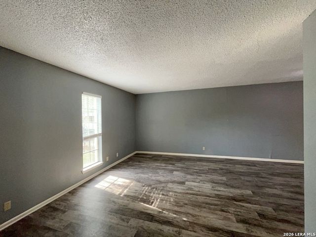 8731 Tradewind Dr, Windcrest, TX 78239