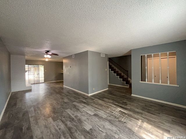 8731 Tradewind Dr, Windcrest, TX 78239