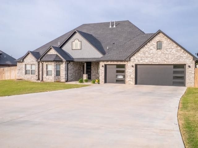 439 Spring Creek Cir, Lawton, OK 73505