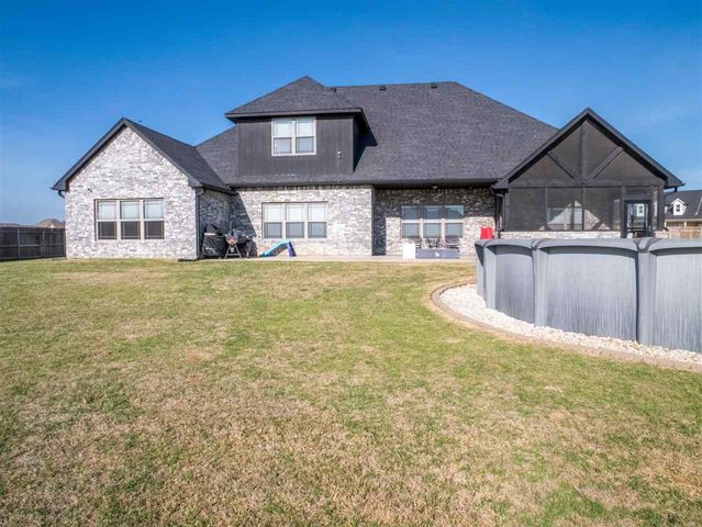 439 Spring Creek Cir, Lawton, OK 73505