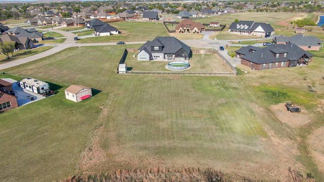 439 Spring Creek Cir, Lawton, OK 73505