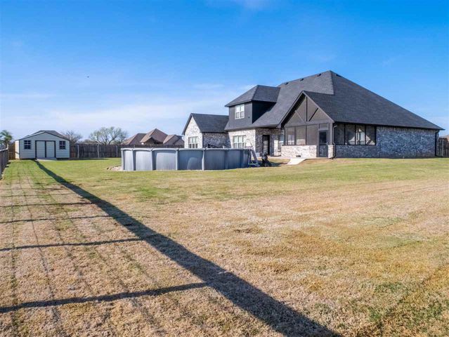 439 Spring Creek Cir, Lawton, OK 73505