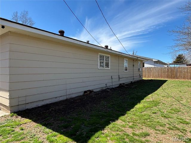 2012 Kentucky Street, Sikeston, MO 63801