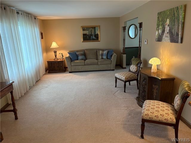 121 Northridge Drive, West Seneca, NY 14224