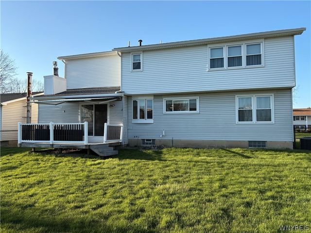 121 Northridge Drive, West Seneca, NY 14224