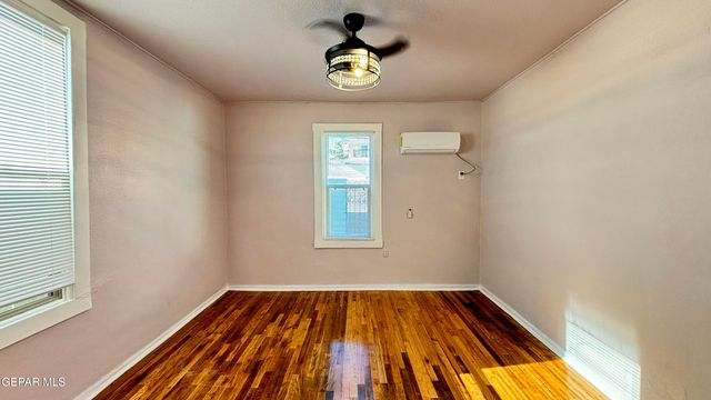 1509 E Yandell C, El Paso, TX 79902