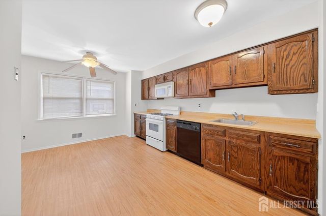 21 Highview Drive, Woodbridge Proper, NJ 07095