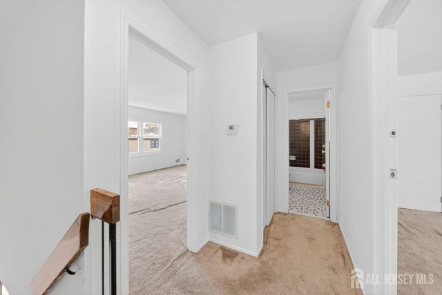 21 Highview Drive, Woodbridge Proper, NJ 07095