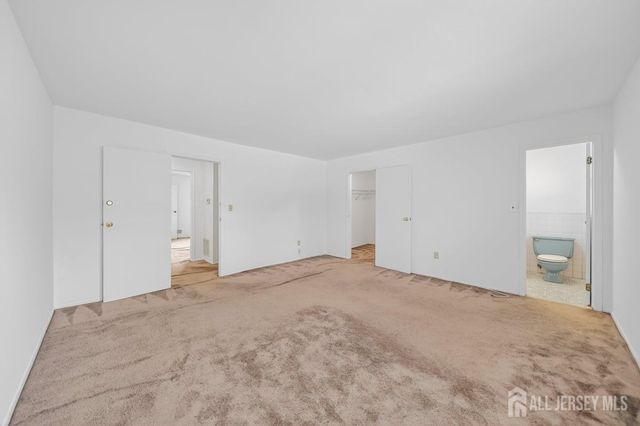 21 Highview Drive, Woodbridge Proper, NJ 07095