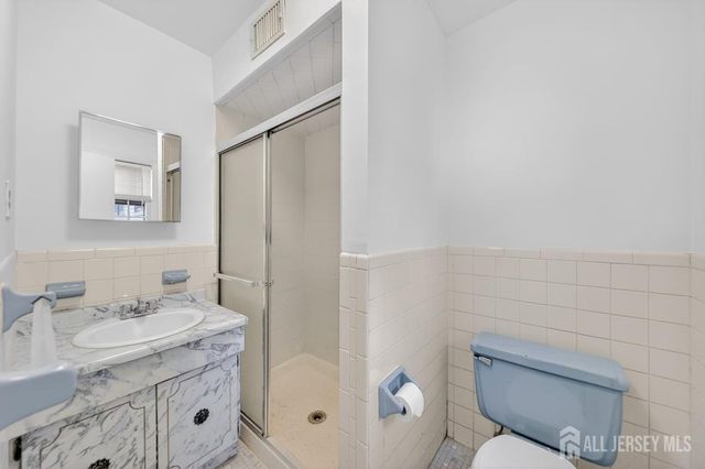 21 Highview Drive, Woodbridge Proper, NJ 07095