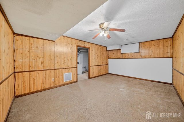 21 Highview Drive, Woodbridge Proper, NJ 07095