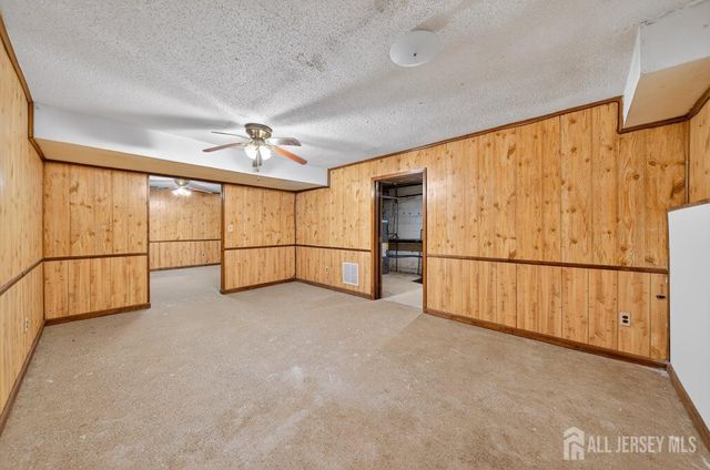 21 Highview Drive, Woodbridge Proper, NJ 07095