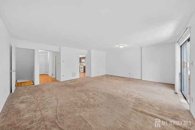 21 Highview Drive, Woodbridge Proper, NJ 07095